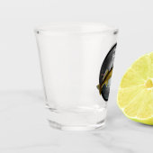 Verre A Shot Walleye Pike au-dessus du lac (Gauche)