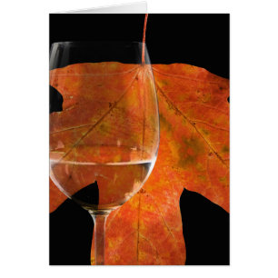 Verre à vin et feuille d'automne