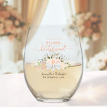 Verre À Vin Sans Pied Coral Peach Bouquet Bridesmaid Maid of Honor Don<br><div class="desc">Cet ensemble est le choix parfait pour remercier les demoiselles d'honneur et la bonne d'honneur de votre mariage. La belle décoration chic boho comprend un bouquet de roses aquarelles peints à la main et des fleurs dans les tons corail, pêche et orange pâle, ainsi que des sprigs à l'eucalyptus et...</div>