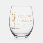 Verre À Vin Sans Pied Elégante perles d'or et Fête des mariées de poursu<br><div class="desc">Célébrez l'union de l'amour et de l'élégance à votre douche nuptiale avec nos élégantes perles d'or et nos Lunettes de vin sans tache Prosecco. Chaque verre est orné d'accents dorés chatoyants et de perles délicates, créant un magnifique chef-d'oeuvre visuel qui reflète le raffinement de votre célébration. Parfaits pour servir vos...</div>