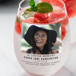 Verre À Vin Sans Pied Moderne En Mémoire Amoureuse Mémorial photo