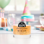 Verre À Whisky 50th Birthday Limited Perfection 1974<br><div class="desc">Élégant élégant moderne audacieux Cheers to Custom Years personnalisées verre d'anniversaire personnalisées.</div>