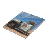 Verre auto in de woestijn tegeltje (Zijkant)