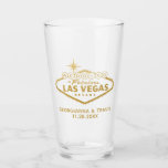 Verre Cadeau personnalisé de mariage de la mariée à Las<br><div class="desc">Verre à bière personnalisé pour un cadeau de mariage à Las Vegas ou un cadeau de garçon d'honneur pour les garçons d'honneur avec un signe personnalisé "mariage dans le fabuleux Las Vegas" en or faux avec nom et date personnalisation. Ils sont abordables et amusants souvenirs aussi ! La couleur de...</div>