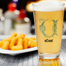 Capitale décorative du 16e siècle Celtic Knot U