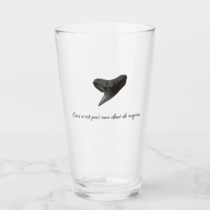 Verre Ce n’est pas la dent d’un requin.