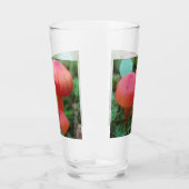 Verre Champignons rouges brillants sur le sol forestier (Gauche)