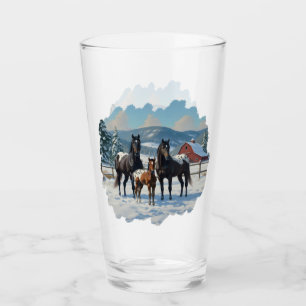 Verre Chevaux Appaloosa noirs sur une ferme en hiver