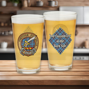 Verre Clan Elliot Crest sur le tarte antique