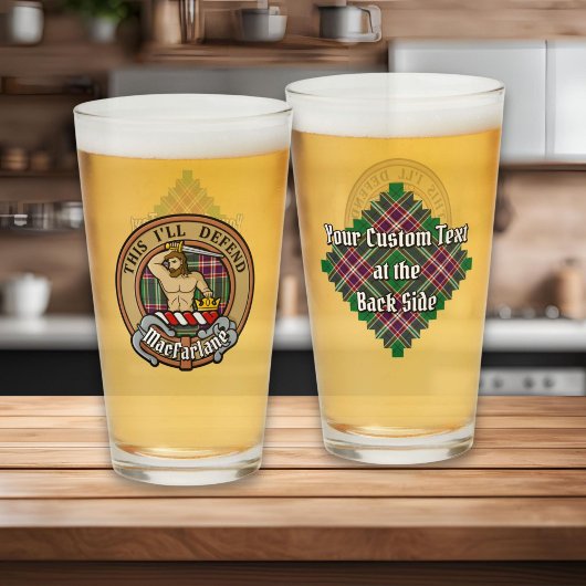 Verre Clan MacFarlane Crest sur Tartan de chasse moderne