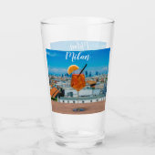 Verre Cocktail Spritz sur une table avec vue sur Milan (Devant)
