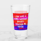 Verre comme un coucher de soleil néon grunge dansant sur (Devant)