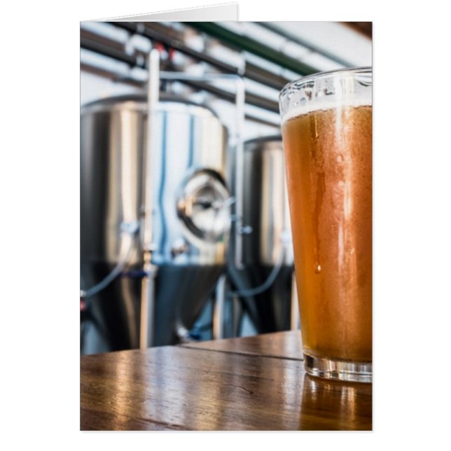 Verre de bière à la microbrasserie (Devant)