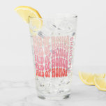 Verre Demoiselle d'honneur rose moderne rétro des années<br><div class="desc">Cadeau de fête de demoiselle d'honneur de weekend de bachelorette rose et rouge rétro simple des années 60 vibes cool verre</div>