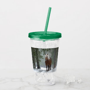 Verre En Acrylique Cheval Brown dans une forêt d'hiver avec chute de