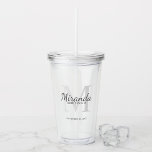 Verre En Acrylique Monogramme et nom de la servante d'accueil personn<br><div class="desc">Cadeaux Bridesmaids personnalisées avec le nom de la femme d'honneur personnalisée en gris style de police de script classique et monogramme en gris clair style de police serif classique en arrière - plan avec titre et date mariage en gris classique style de police serif. Aussi parfait pour Maid of Honor,...</div>