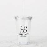 Verre En Acrylique Monogramme et nom de la servante d'accueil personn<br><div class="desc">Cadeaux de Bridesmaids personnalisés avec monogramme personnalisé en caractères de script classique avec nom et titre dans le style de police serif classique. Aussi parfait pour Maid of Honor,  Flower Girl,  Mother of the Bride et plus.</div>