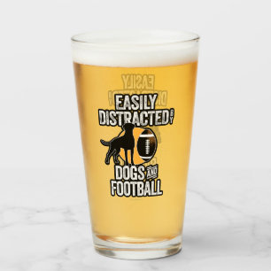 Verre Facilement distrait par les chiens et le football