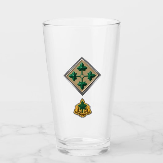 Verre Insigne de la 4e division d'infanterie (Devant)