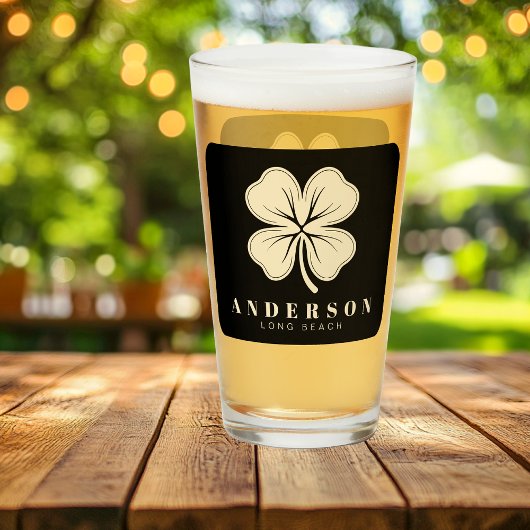 Verre Irlandais Lucky Four Leaf Clover avec nom Black Pi