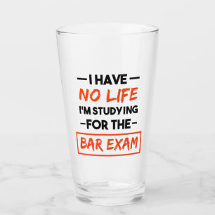 Verre Je n'ai aucune vie que j'étudie pour l'examen au b