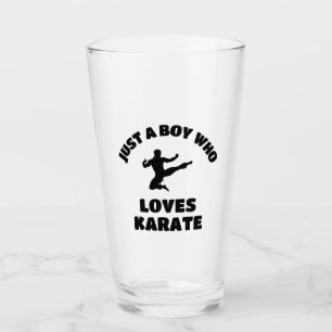 Verre Juste un garçon qui aime le karaté