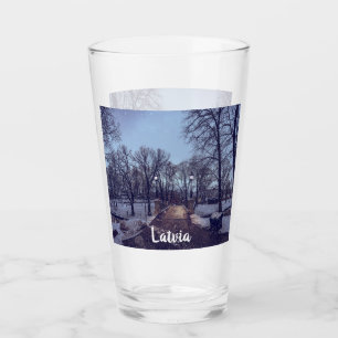 Verre Le parc de la ville enneigé en hiver le soir