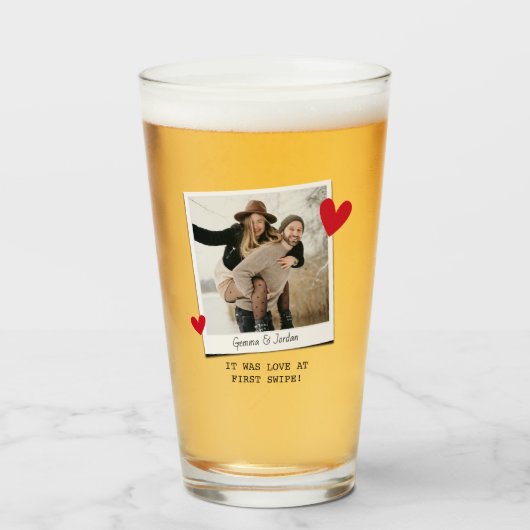 Verre Les couples s'aiment dès le premier balayage Tinde (Devant (rempli))