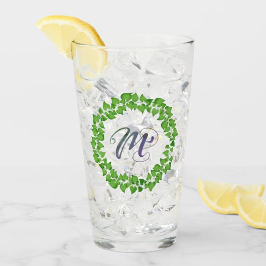 Verre M Boho initial feuillage vert Wreath mignonne joli (Devant glace)