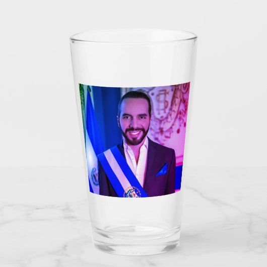 Verre Nayib Bukele, Président du Salvador (Devant)