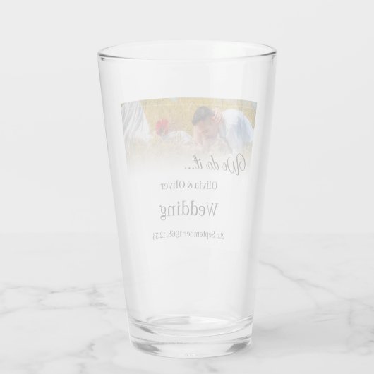 Verre Nous le faisons - Embrasser un couple sur un pré (Dos)