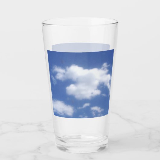 Verre nuages dans un ciel bleu (Devant)