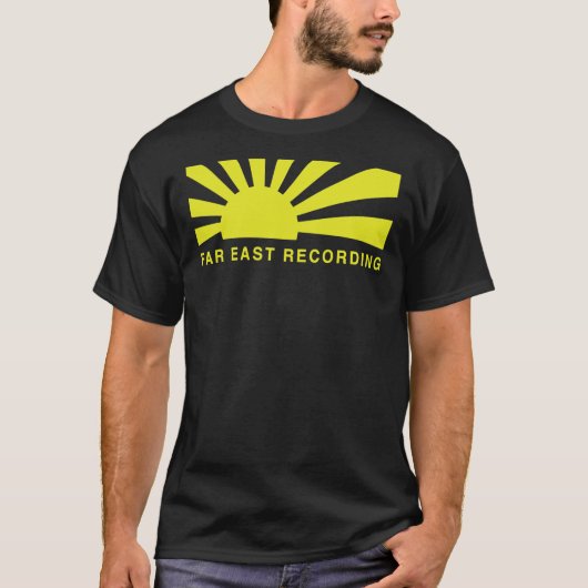 Verre Oosten die Essentiële T-Shirt opneemt (Voorkant)