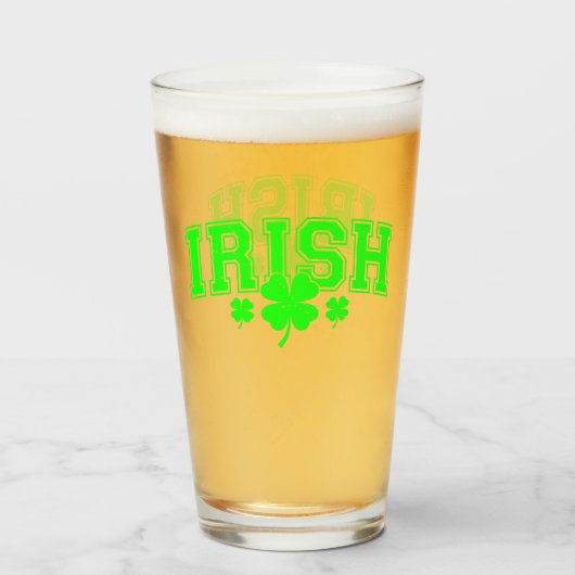 Verre St Patrick's Day Chic irlandais (Devant (rempli))
