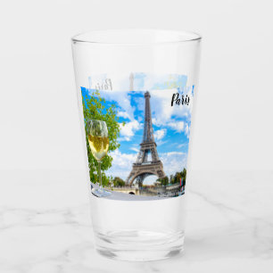 Verre Tour Eiffel avec vin blanc