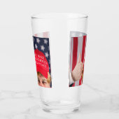 Verre Trump et la paternité    (Gauche)