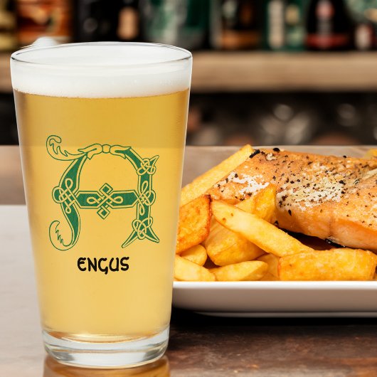 Verre Un noeud celtique du XVIe siècle Capitale décorati