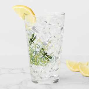 Verre vert de boissons de libellules