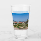 Verre Vue sur les jardins près du palais du Belvédère in (Devant)