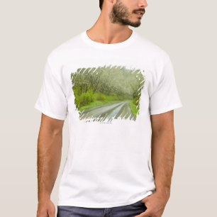 Verre weg door bos t-shirt