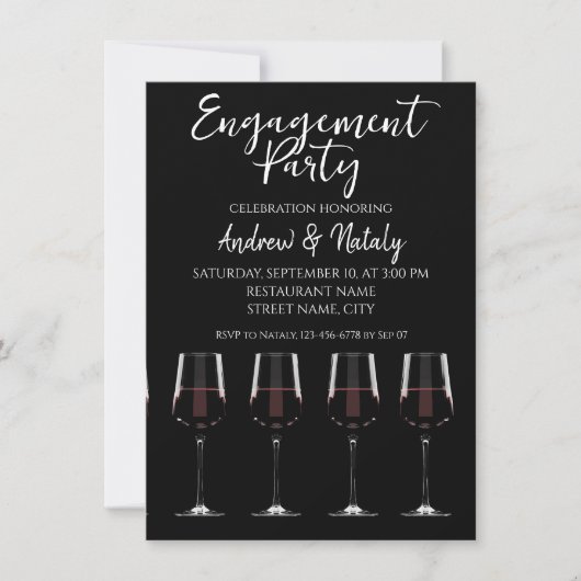 Verres à vin avec du vin rouge sur invitation noir (Devant)