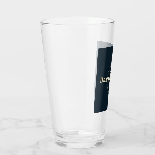 Vers Le Bas Par Verre À Dix Pint (Droite)