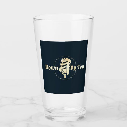 Vers Le Bas Par Verre À Dix Pint (Devant)