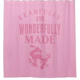 "Verschrikkelijk en wonderbaarlijk gemaakt." Chris Douchegordijn