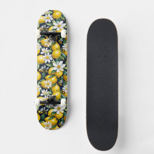 Verse gele citroenen met drukke bijen en witte blo skateboard
