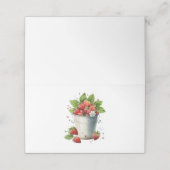 Verse geplukte aardbeien in een emmer (Buitenkant ongevouwen)