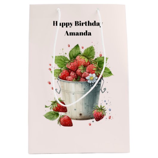 Verse geplukte aardbeien in een emmer Verjaardag Medium Cadeauzakje (Voorkant)