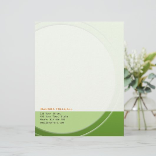 Verse groene metallische geometrische elementen vo custom briefhoofd (Staand voorkant)