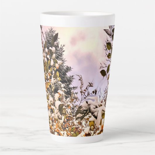 verse sneeuw op gekleurde bladeren latte mok (Voorkant)