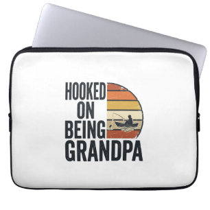 Verslaafd Aan Opa Vissen Retro Vector Ontwerp Laptop Sleeve